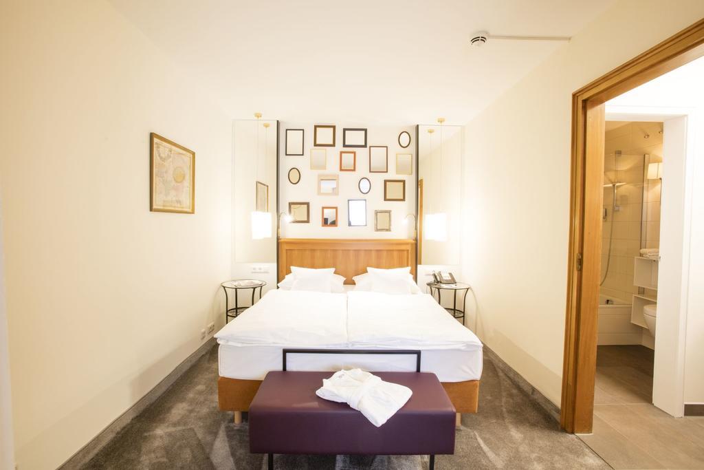 טובינגן Hotel Krone ****S מראה חיצוני תמונה